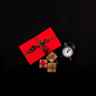 UCorporate Relationships with Branded Gifts from Royale Collections
